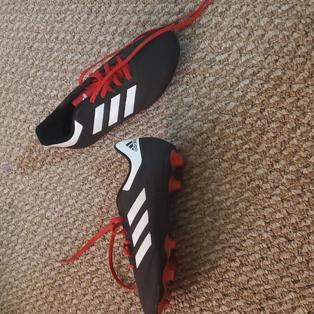 Soccer cleats